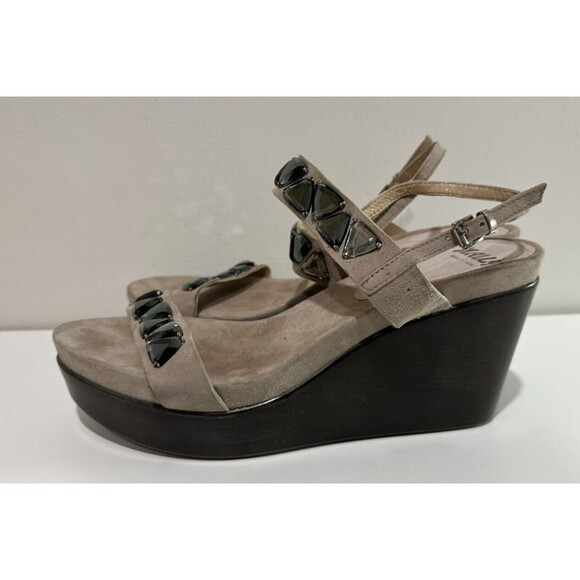 Mally women  size US 11 EU 41 beige suede buckle wedged heel sandals with jewels - Picture 9 of 13